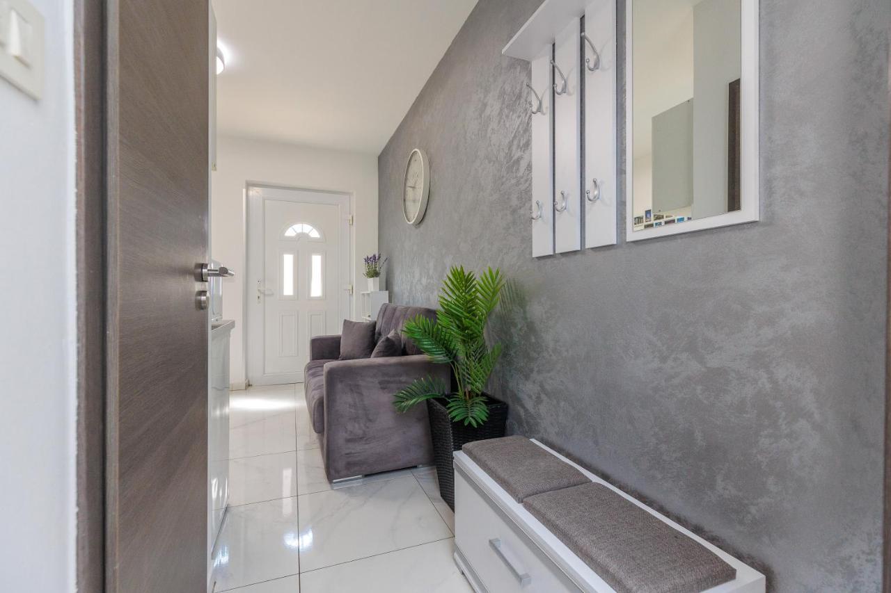 Apartment Ema ซาดาร์ ภายนอก รูปภาพ