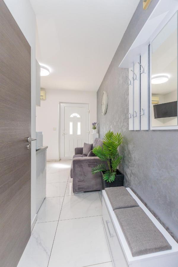 Apartment Ema ซาดาร์ ภายนอก รูปภาพ
