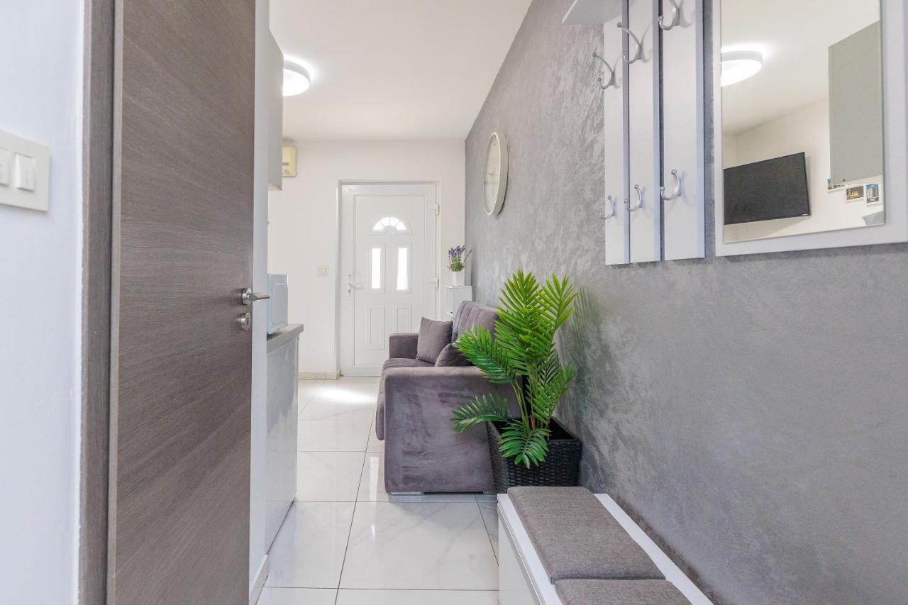 Apartment Ema ซาดาร์ ภายนอก รูปภาพ